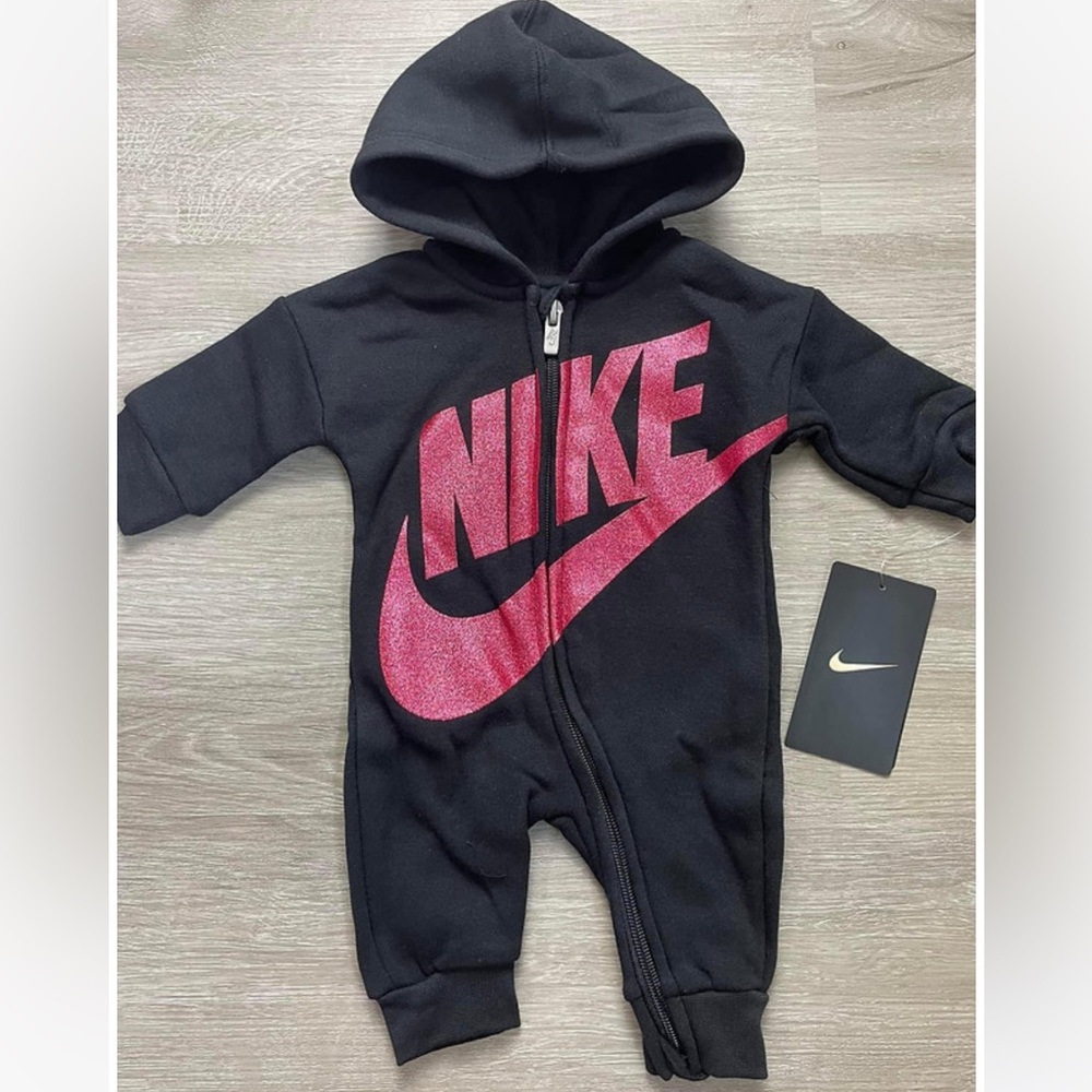 Nike Baby Girl One Piece Zip Outfit